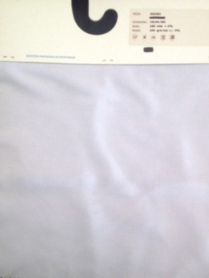 Une matière qui évacue la transpiration pour vos tenues de Rugby : le polyester !